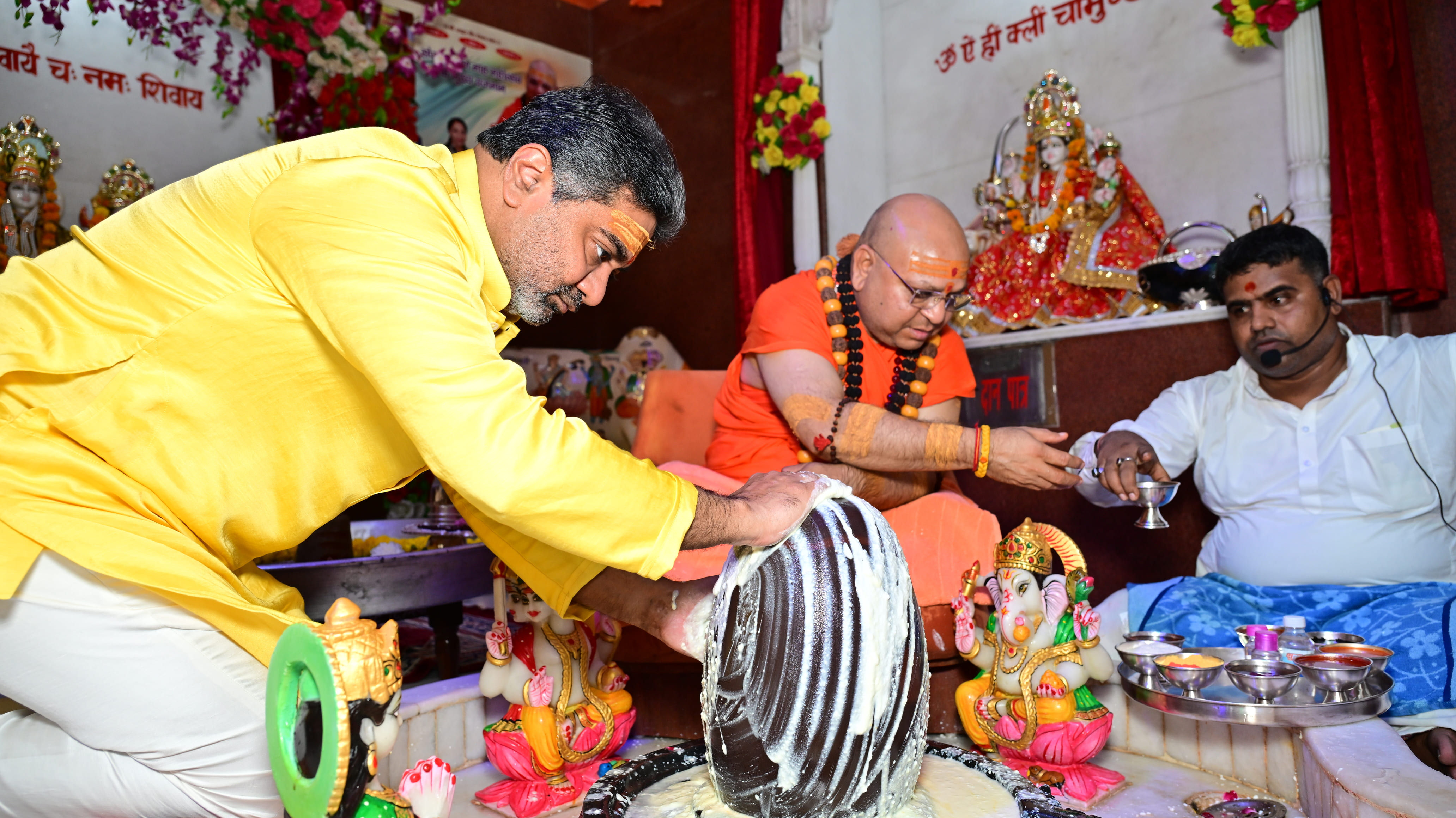 Dr. Abhishek Verma Performs Rudrabhishek with Swami Balakanand Maharaj Ji