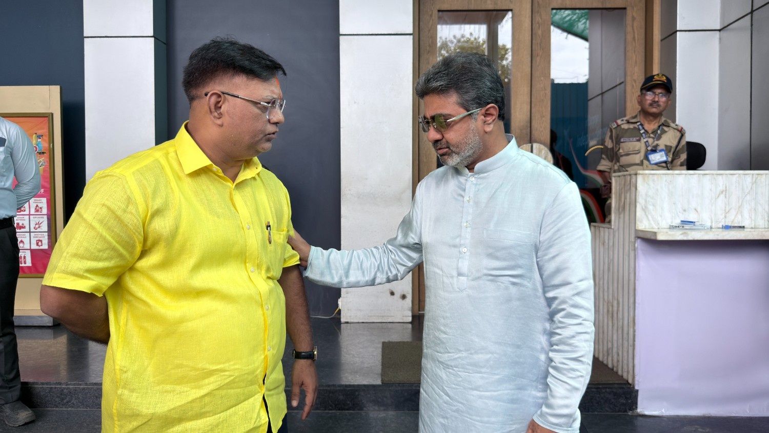 राजनैतिक एवं सामाजिक यात्रा के दौरान डॉ. अभिषेक वर्मा का मुंबई में हुआ भव्य स्वागत