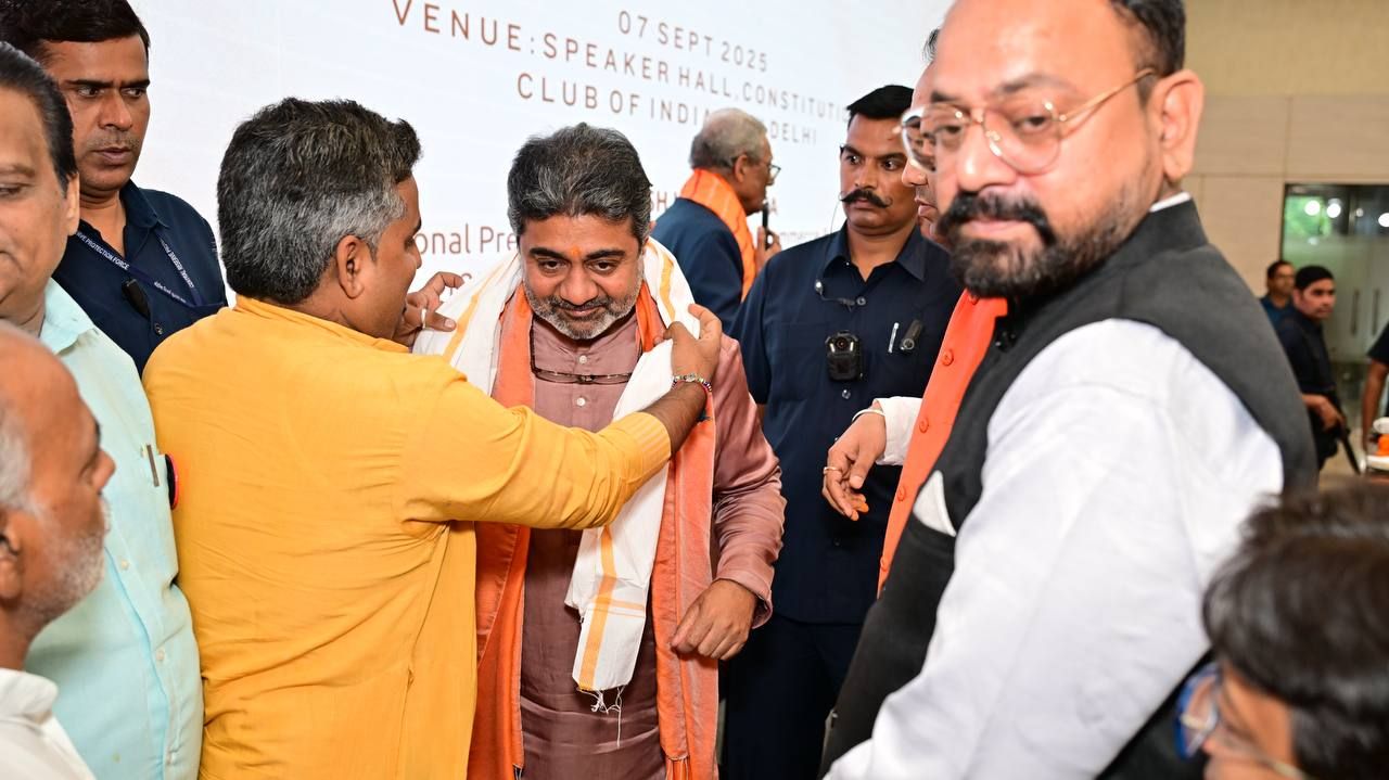 Dr. Abhishek Verma Honoured with 'Hindutva ke Saarthi Samman' by Chitransh Chamber of Commerce & All India Kayastha Mahasabha | 7 Sep, 2025
