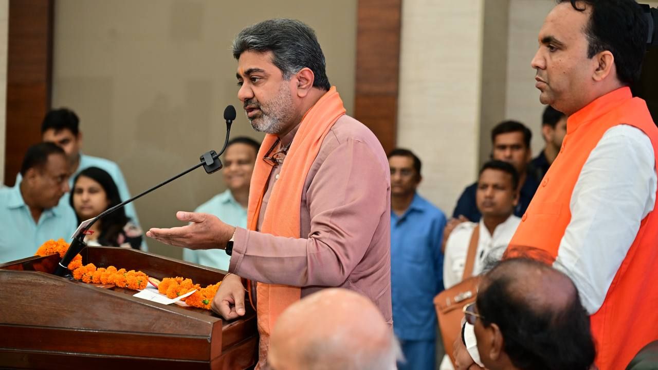 Dr. Abhishek Verma Honoured with 'Hindutva ke Saarthi Samman' by Chitransh Chamber of Commerce & All India Kayastha Mahasabha | 7 Sep, 2025
