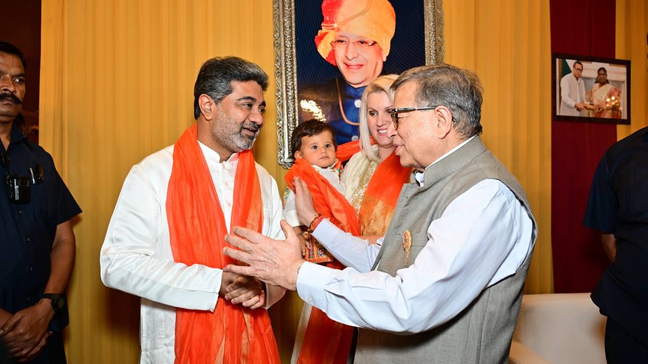 Dr. Abhishek Verma with his family Attends Grand Ramleela organized by Shri Dharmik Leela Committee at the Red Fort in Delhi | 29 Sep 2025