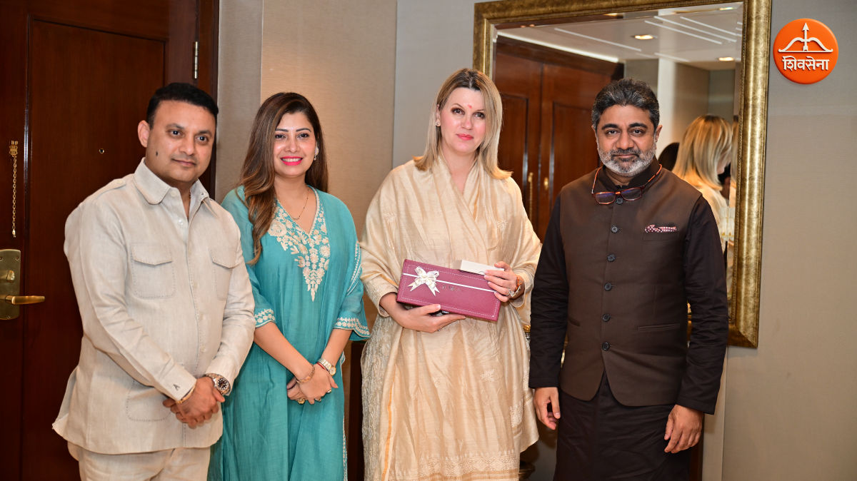 Capt Abhijit Adsul, National Secretary ShivSena and his wife with Dr.Abhishek Verma and Smt Anca Verma in Mumbai: October 20, 2026