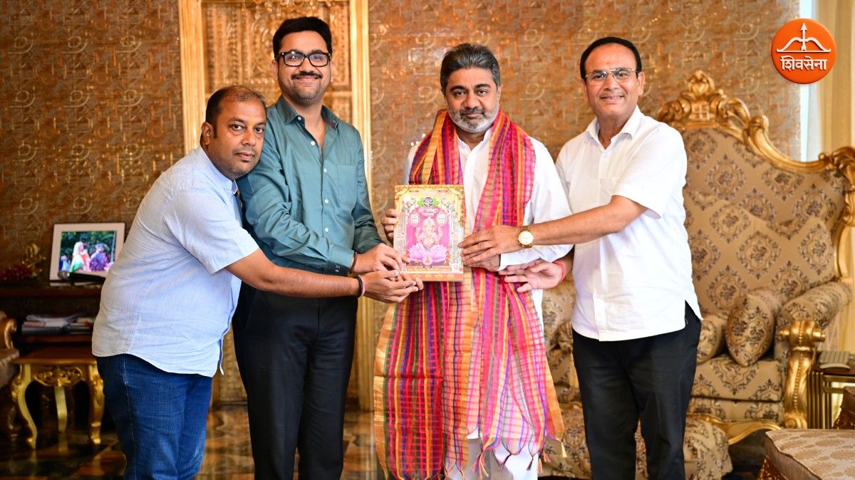 Shri Mahesh Ladda Invites Dr. Abhishek Verma to Attend Ganesh Mahotsav as Chief Guest