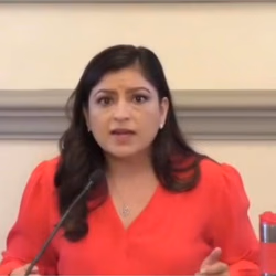 Biestro no está informado y no lee: Claudia Rivera