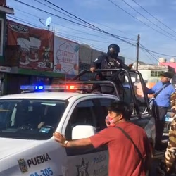 Operativo en el tianguis de los lavaderos termina en enfrentamiento