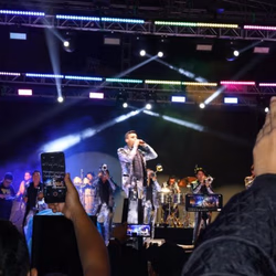 La vibra de Carnaval llegó a la 75 Feria de Cholula con la Banda Misteriosa