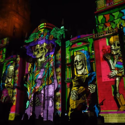 Inaugura Pepe Chedraui videomapping conmemorativo al Día de Muertos con luz y tradición