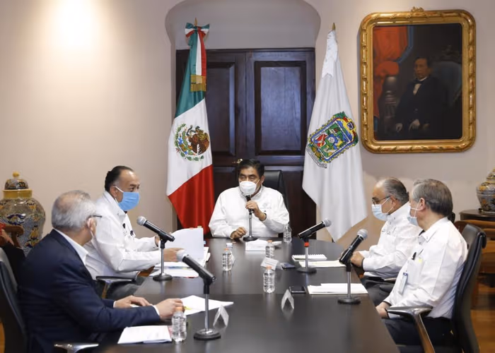 Reactivar al sector automotriz ocasionará un repunte en contagios de Covid-19: Barbosa