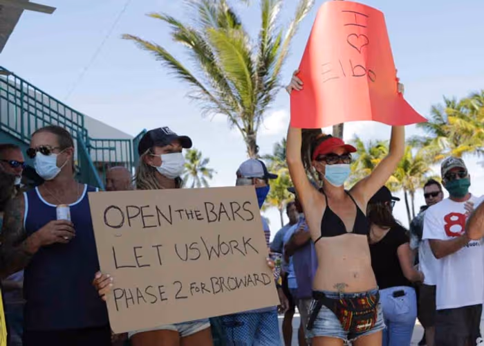 Florida registra récord de coronavirus; gobernador minimiza daño