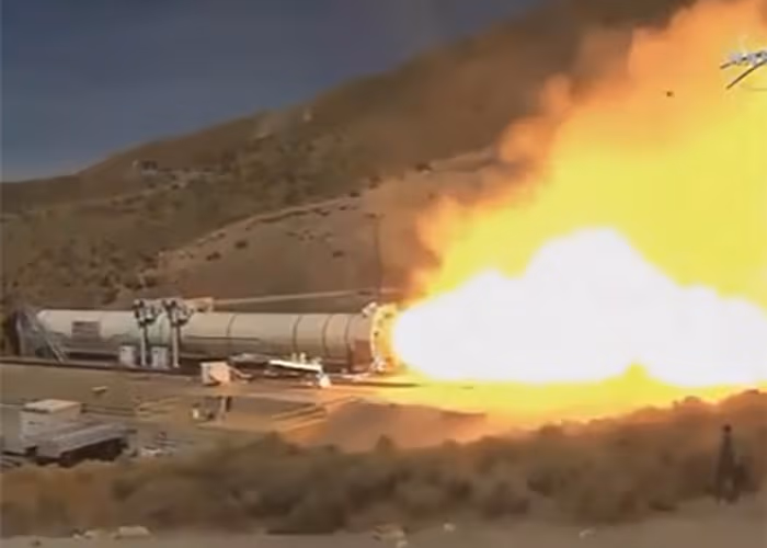 NASA muestra poder de sus cohetes para misiones a la Luna