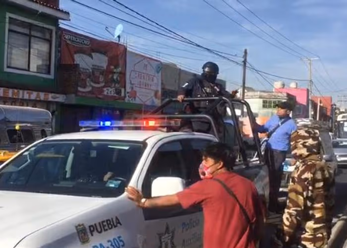 Operativo en el tianguis de los lavaderos termina en enfrentamiento