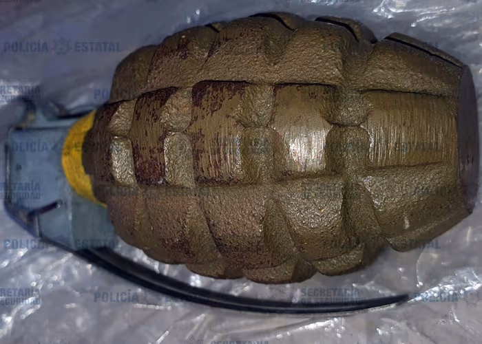 Encuentran granada de fragmentación en escuela secundaria