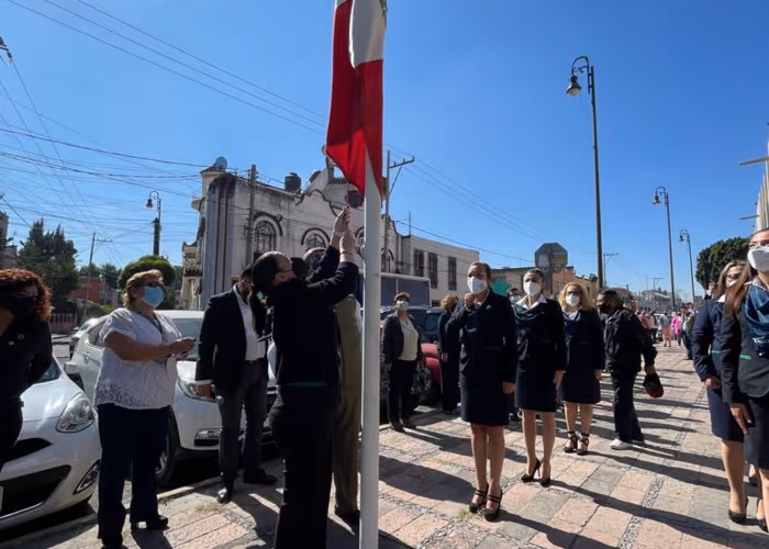 Realiza IMSS Puebla ceremonia cívica del Día de la Bandera