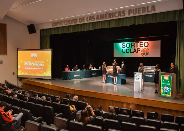 UDLAP realiza decima edición de su sorteo para colaboradores.