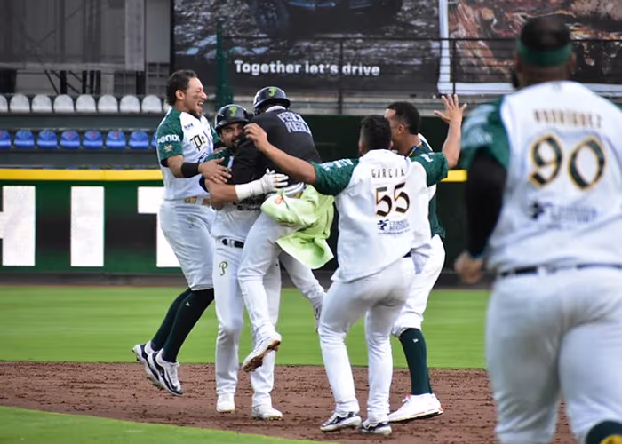 Pericos vs Leones/ Foto: Especial 
