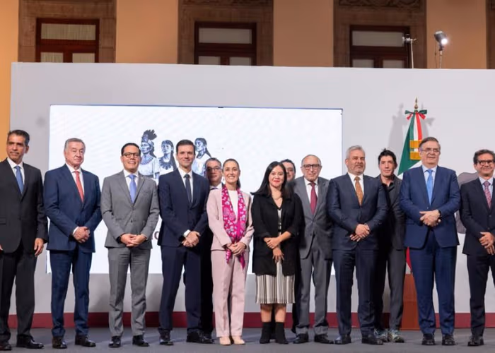 Claudia Sheinbaum anuncia inversión histórica de más de 12 mil mdp en el sector farmacéutico
