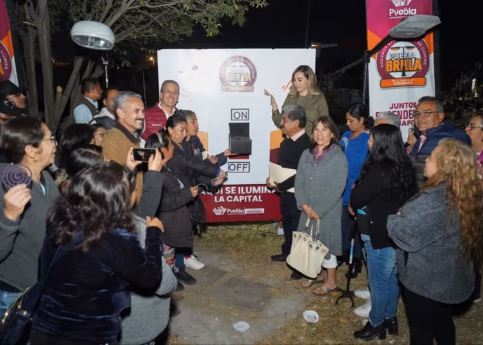 Fortalece Ayuntamiento de Puebla Senderos de Paz con alumbrado público LED en Geovillas del Sur