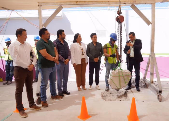 Inicia gobierno de Texmelucan construcción de dos techados en preescolares