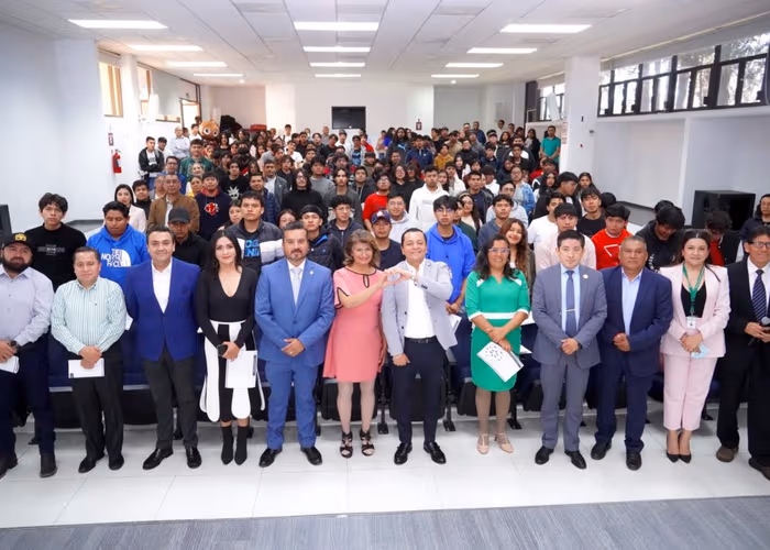 Gobierno de Texmelucan, UTH y Canaco inauguran Feria de Estadía, Formación Dual y Empleo 2025