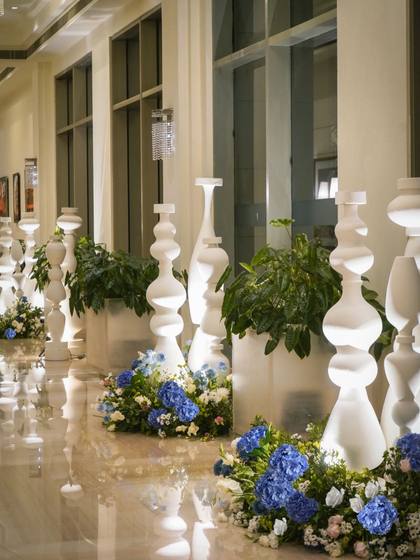 Aisle / Walkway and Floral detail — Arrival / Lobby decor — ITC Gardenia Bengaluru