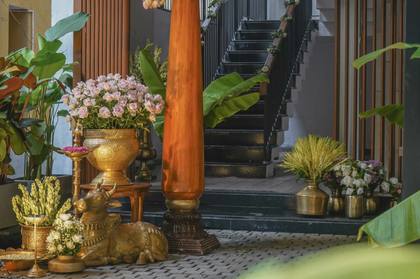 Floral detail and Gate / Entrance — Pelikuthuru decor — Griha Pravesh