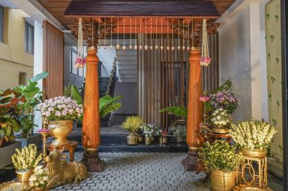 Gate / Entrance — Pelikuthuru decor — Griha Pravesh