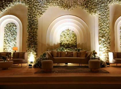 Lounge and Stage — Reception decor