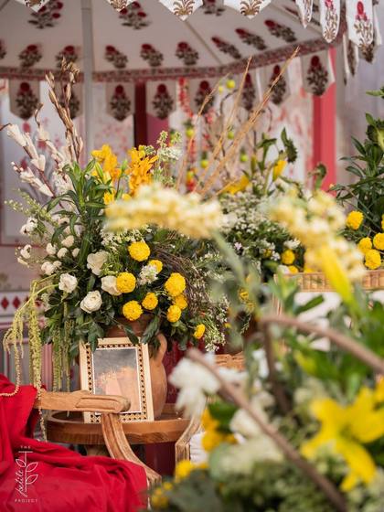 Floral detail and Lounge — Mehendi decor — The Leela Jaipur