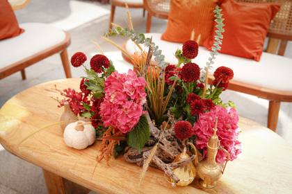 Floral detail and Tablescape — Mehendi decor — Mulberry Shades Bengaluru