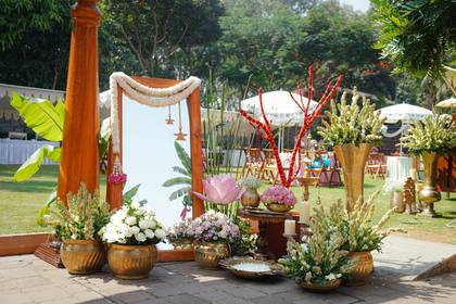 Photo-op — Mehendi decor — Mulberry Shades Bengaluru