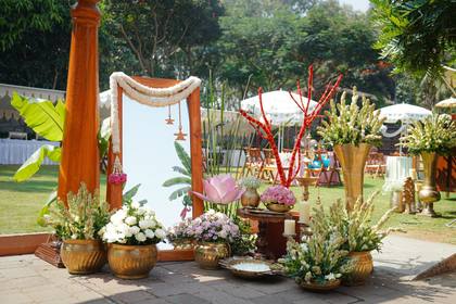 Photo-op — Mehendi decor — Mulberry Shades Bengaluru