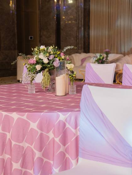 Tablescape and Lounge — Reception decor — Shangri-La Bengaluru