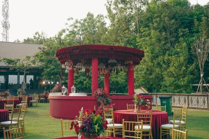 Bar and Tablescape — Wedding decor — Smavana