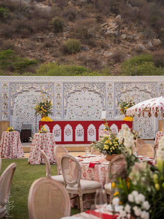 Maneka & Aakash: welcome lunch décor at The Leela Palace Jaipur