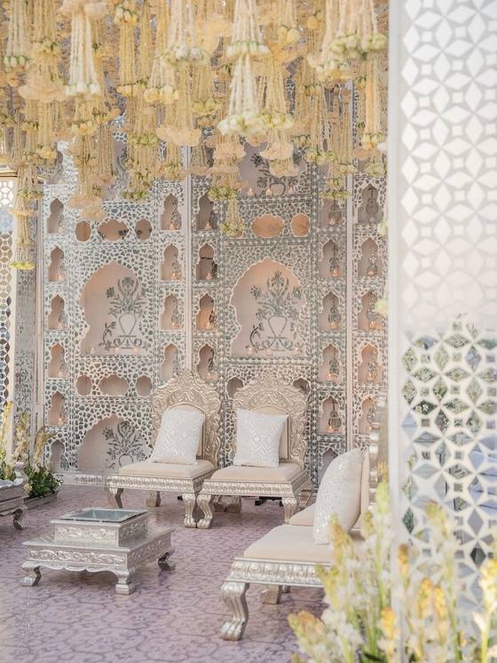 Maneka & Aakash: wedding décor at The Leela Palace Jaipur