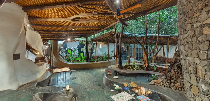 Maativan, villas in Wada