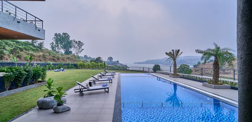Eldora by the Lake, villas in Karjat