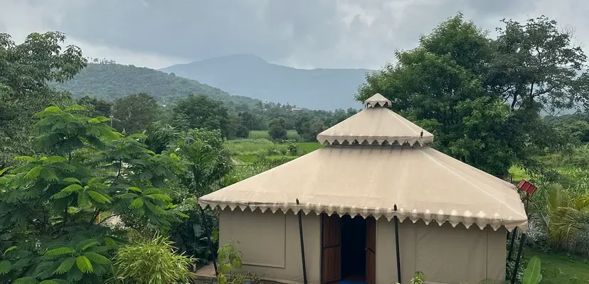 The Mistty Mountain Tent, villas in Pawna