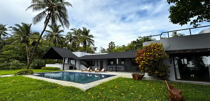 Lighthouse by the Sea, villas in Alibaug, Maharashtra