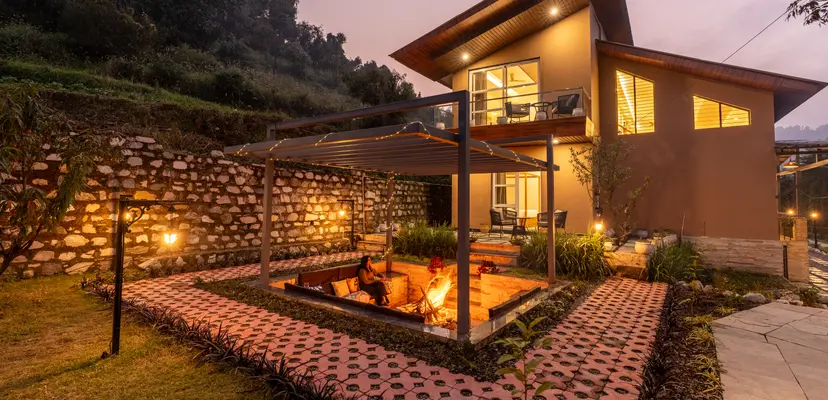 Fragrant Hills Cottage, villas in Bhimtal