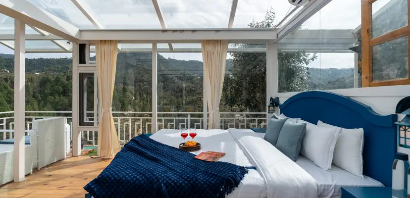 Prism Hill (Glass Suite), villas in Mukteshwar