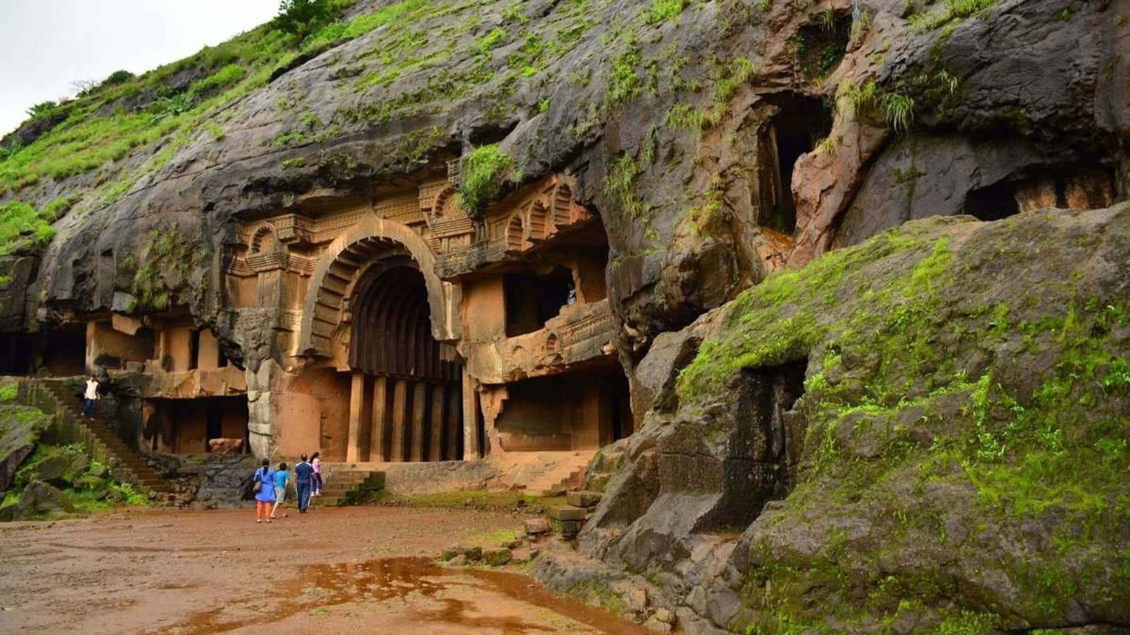 Visit Bhaja & Karla Caves 