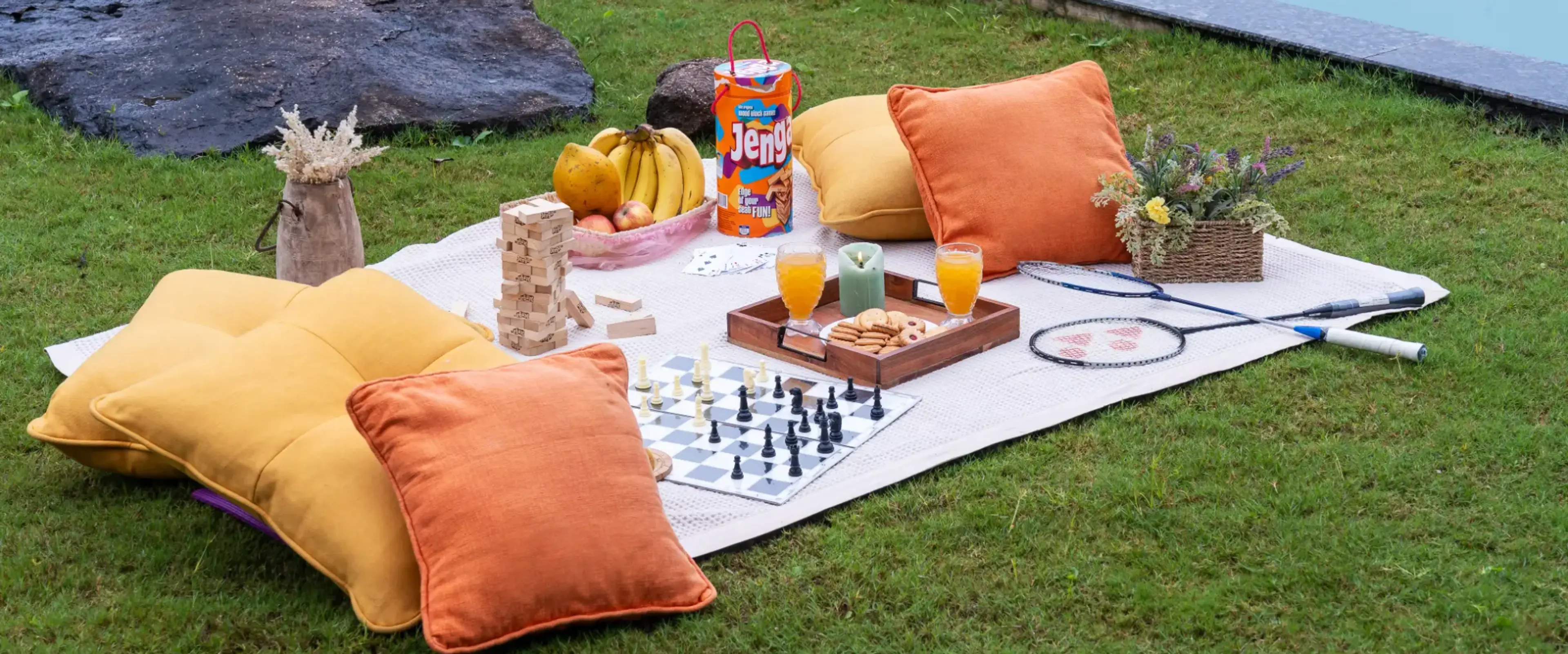 Outdoor Picnic in the Lawn 