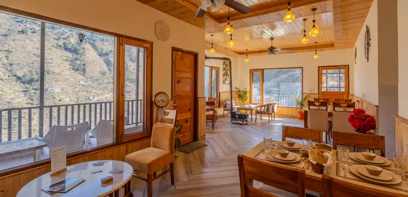 The Tirthan House ~ Terrace View, villas in Tirthan Valley 