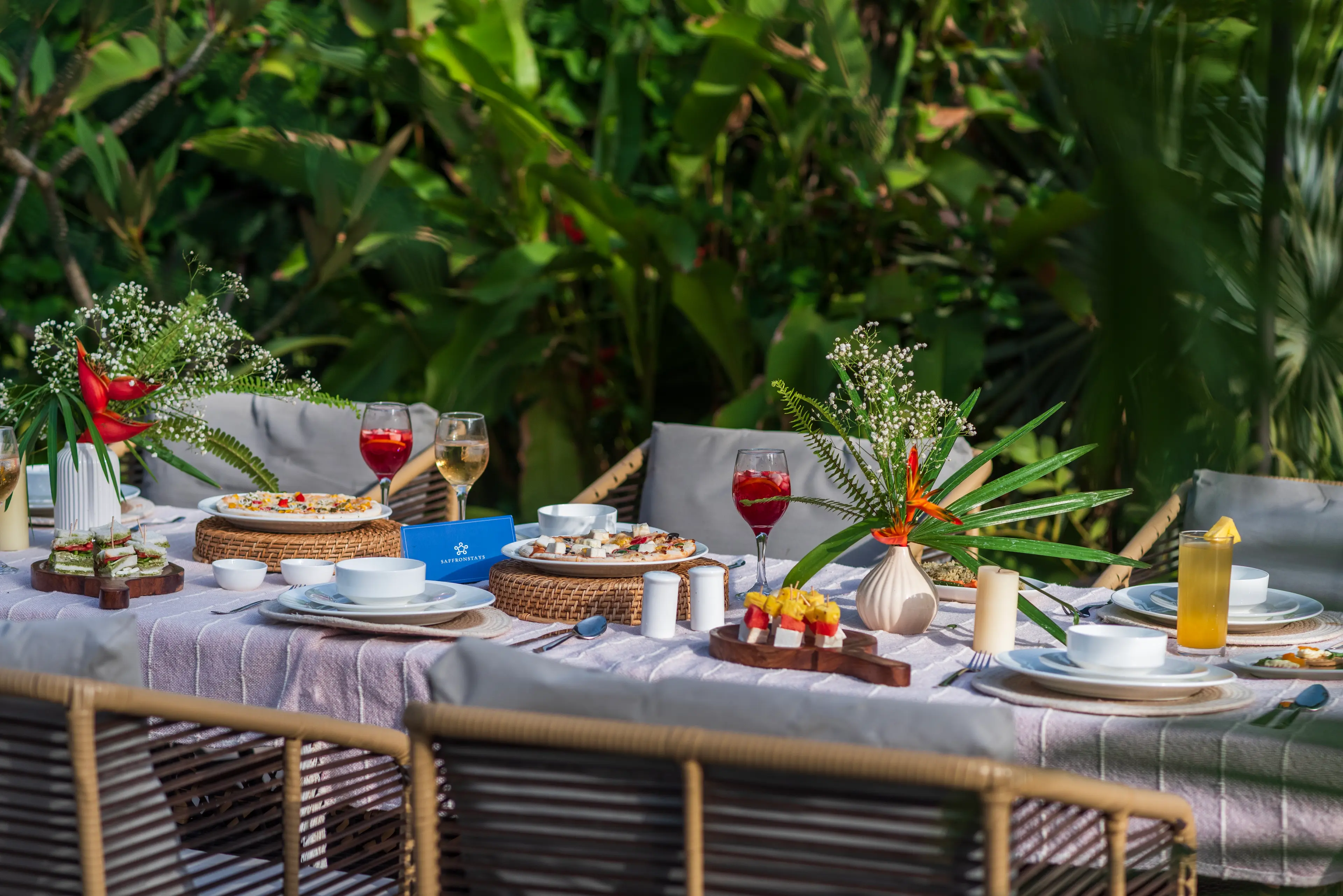 Alfresco Lunch/Dinner set up