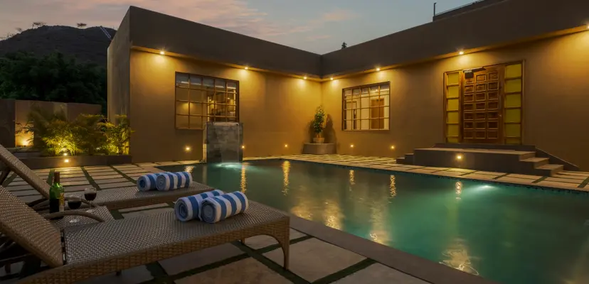 Claystone Retreat, villas in Udaipur