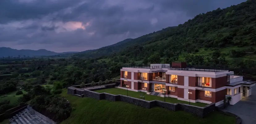 Serenity Cascades, villas in Bhor