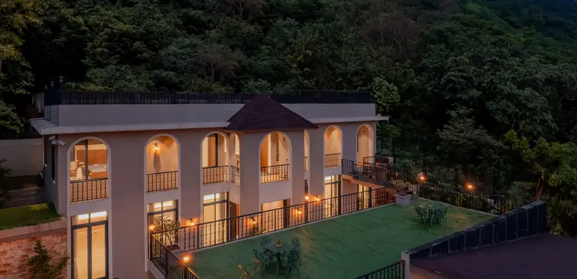 Whistling Grove, villas in Mulshi