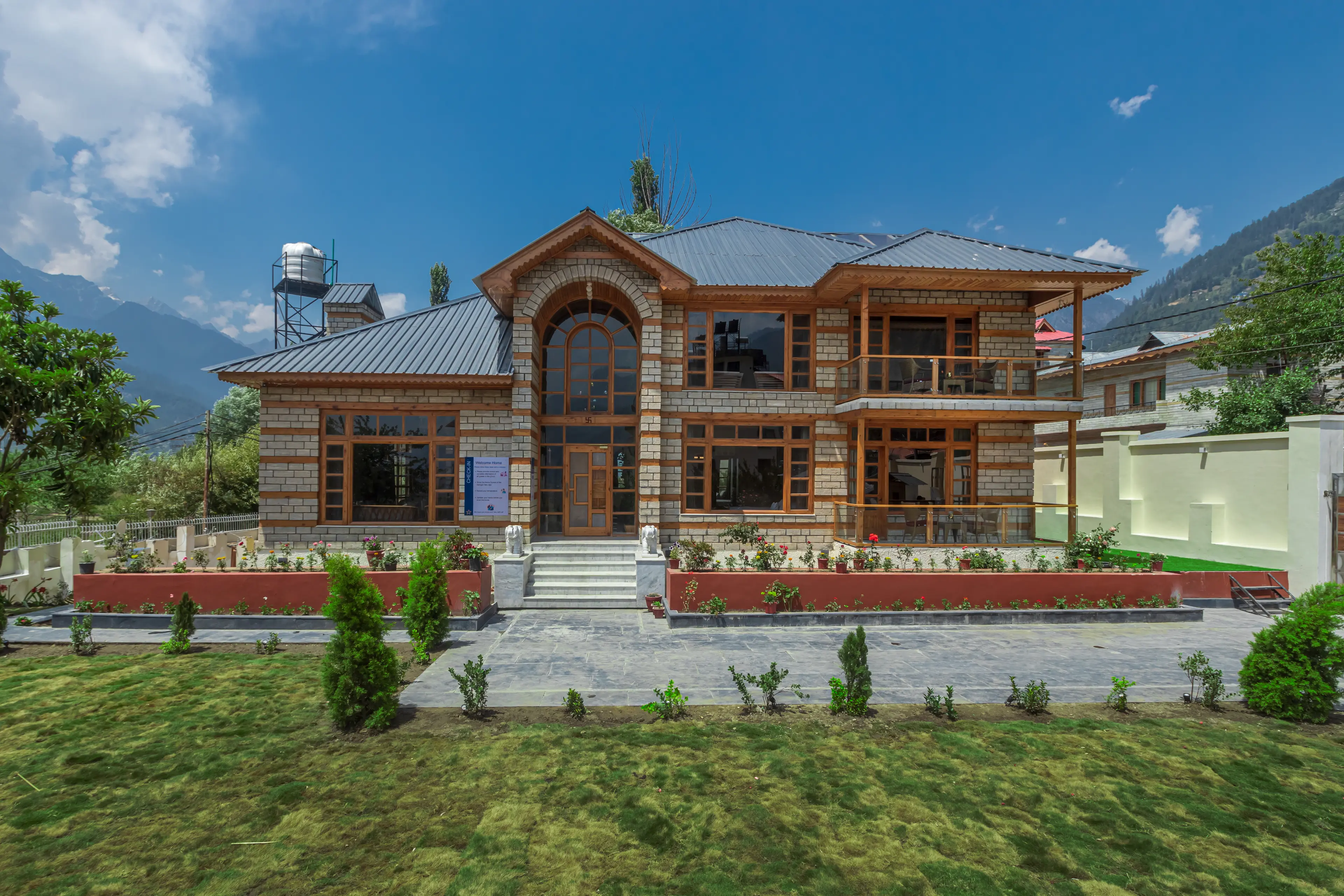 Monarch Manor