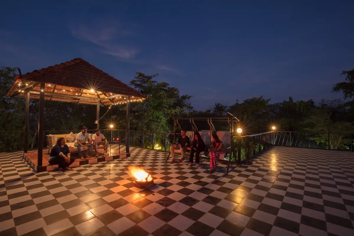 Enjoy cozy nights in the warth of bornfire with your loved ones